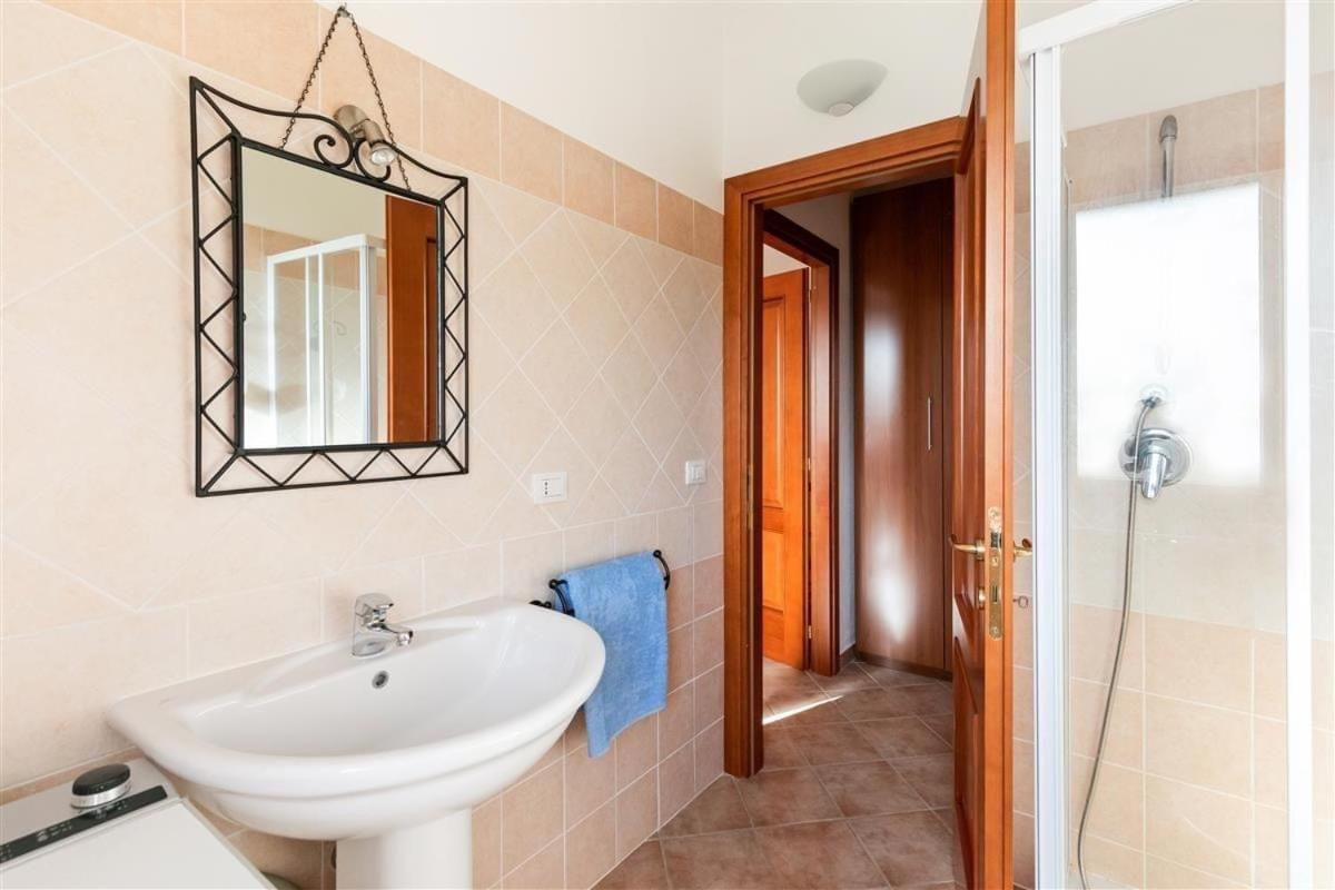 La Finestra Sul Castello Apartment Bosa Exterior photo